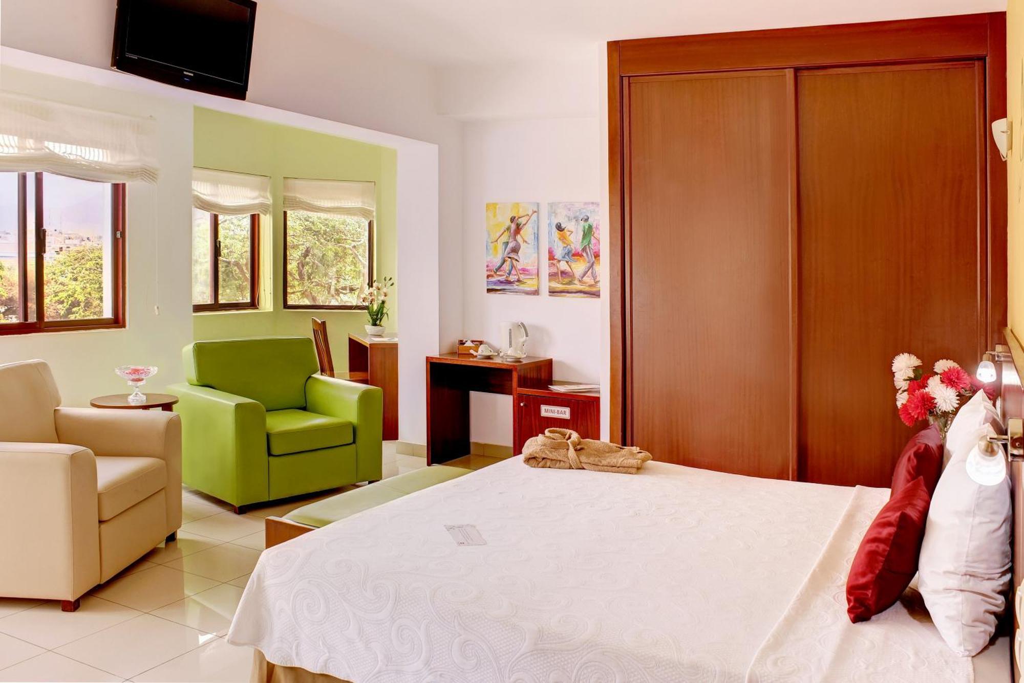 Hotel Livvo Don Paco Mindelo Esterno foto